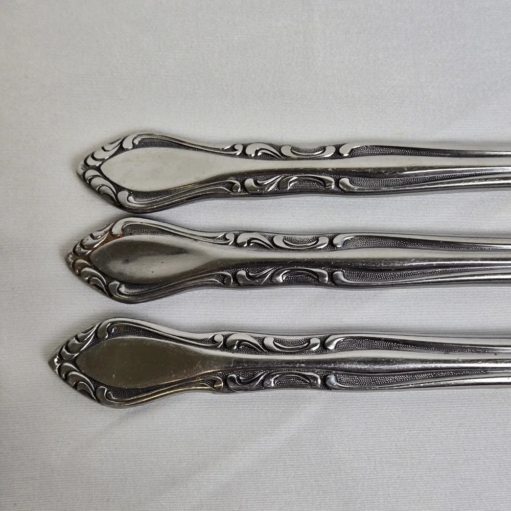 3 Rogers Co Korea Stanley Roberts Stainless Dinner Knives Auberge Pattern 8.75